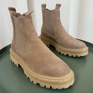 Dolce vita Chelsea boot size 8